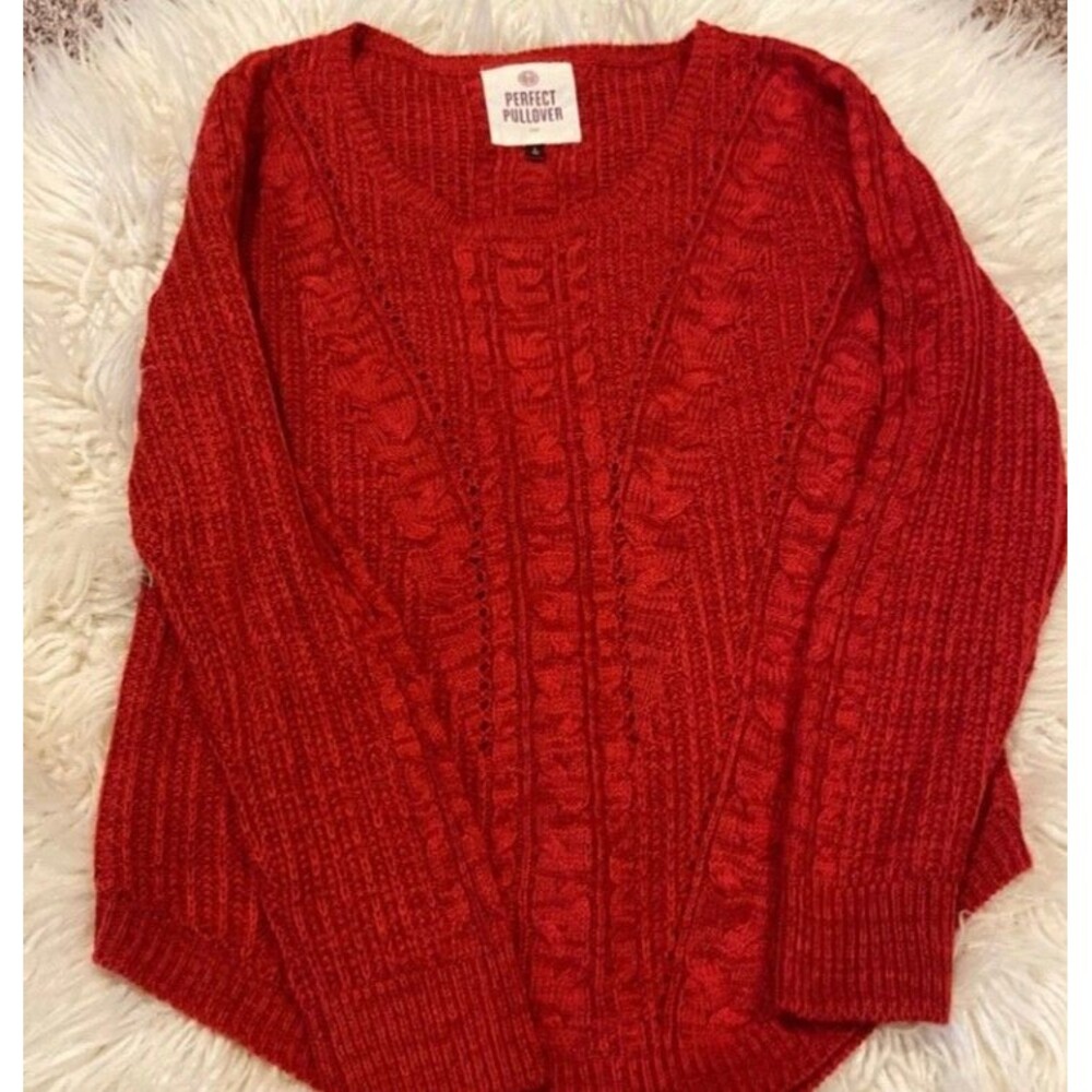 Medium Kohls SO brand Perfect Pullover red holiday Christmas womens sweater cozy